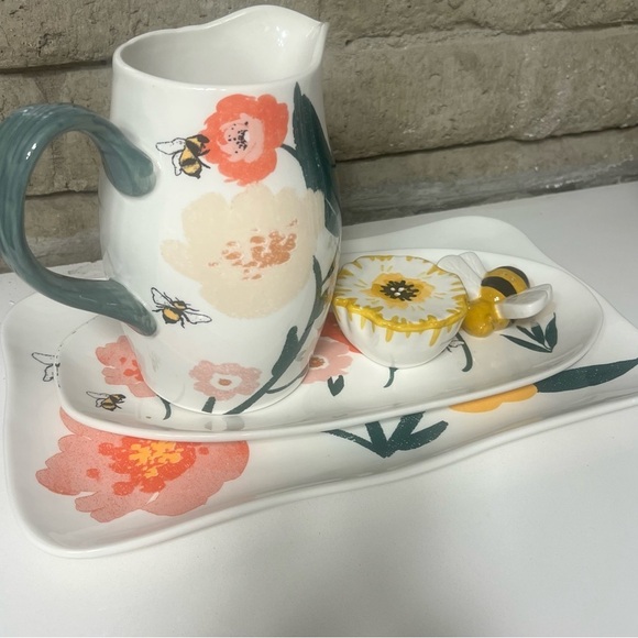 Nordstrom Summer Bee set . - Picture 1 of 6